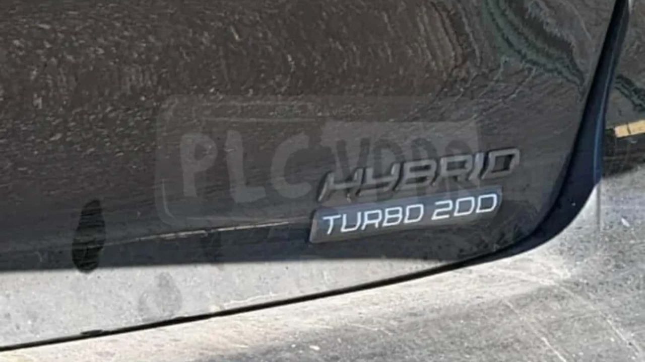 Peugeot 208 T200 híbrido é flagrado e estreia em 2026 pela Stellantis