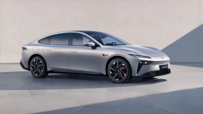 Novo Dongfeng eπ007 2025 chega ao mercado chinês com mais autonomia e conforto