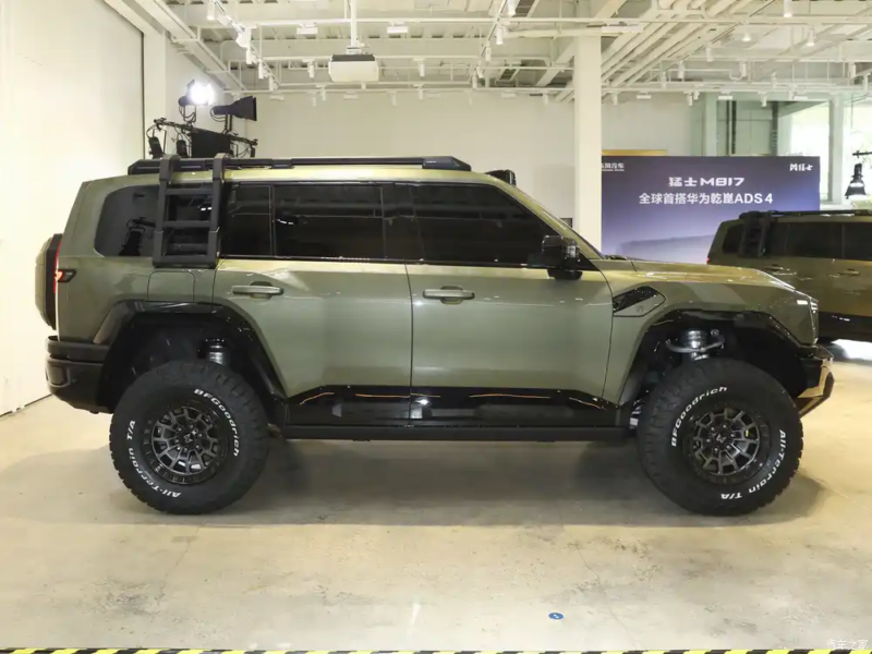 Dongfeng Warrior M817 estreia com visual imponente e motor híbrido