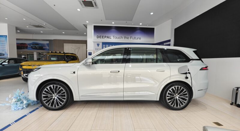 Com muito espaço e tecnologia, Deepal S09 da Changan vira sucesso na China