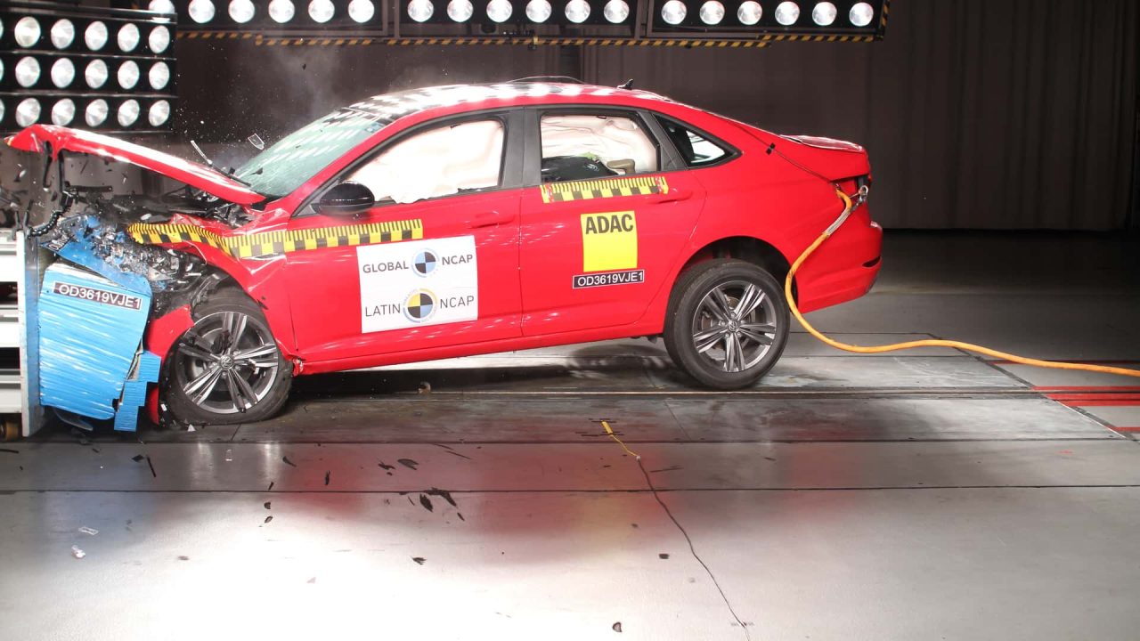 Volkswagen Jetta renova certificação de cinco estrelas em teste de segurança do Latin NCAP