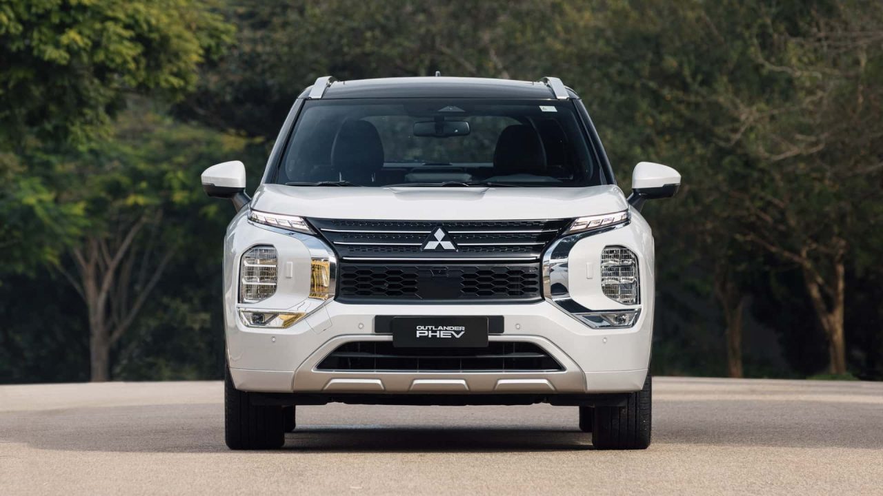 Mitsubishi Outlander PHEV 2026 retorna ao Brasil com sistema híbrido e sete lugares