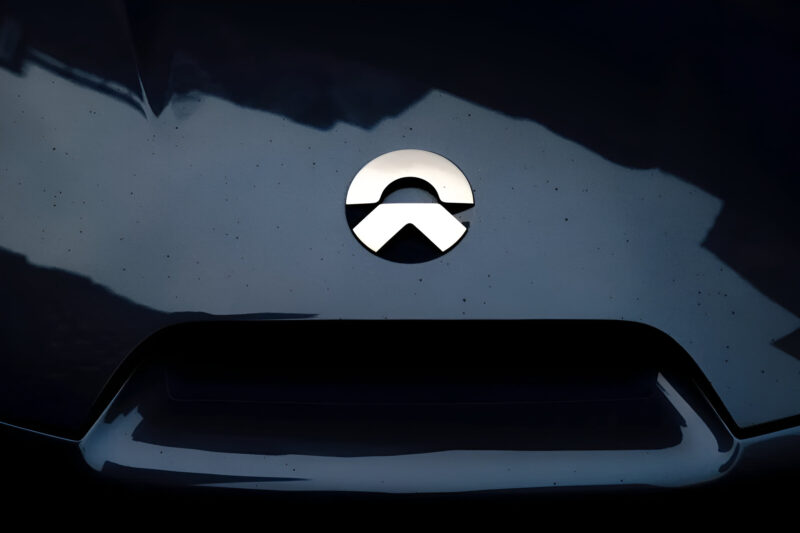 Nio reestrutura operações e integra marcas Onvo e Firefly para otimizar eficiência