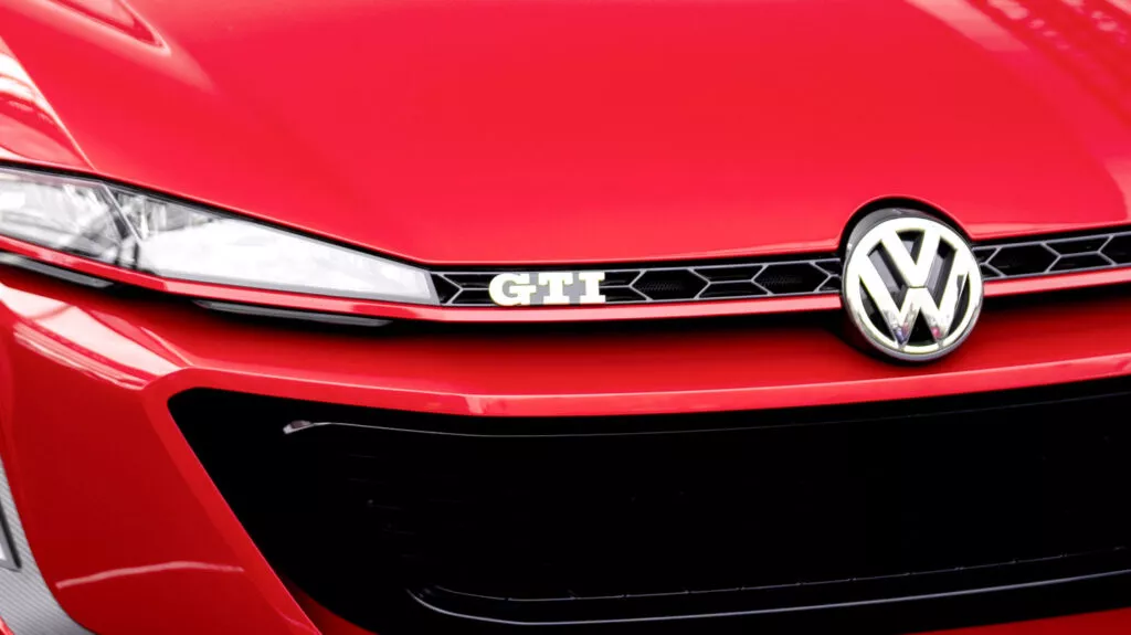 Volkswagen confirma Golf GTI e R elétricos de nova geração