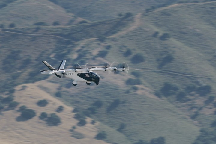 EUA aceleram regulamentação de eVTOLs com projeto-piloto liderado pela FAA