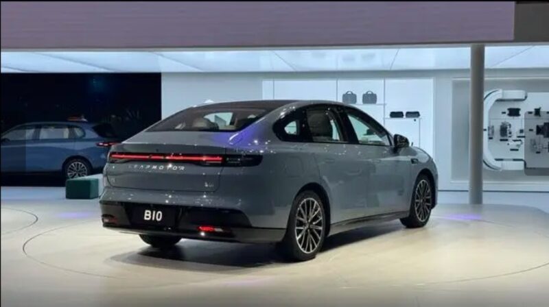 Leapmotor B01 estreia na China com até 650 km de autonomia