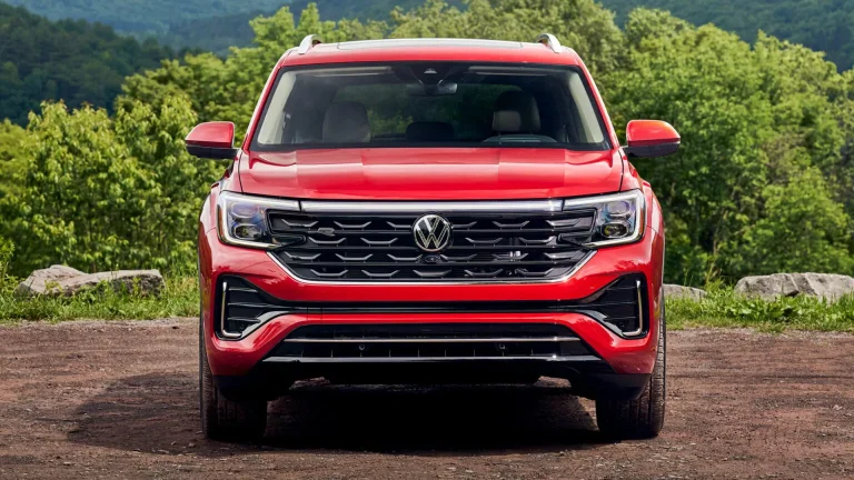 Volkswagen busca reduzir tarifas nos EUA com novos investimentos e diálogo direto com o governo Trump