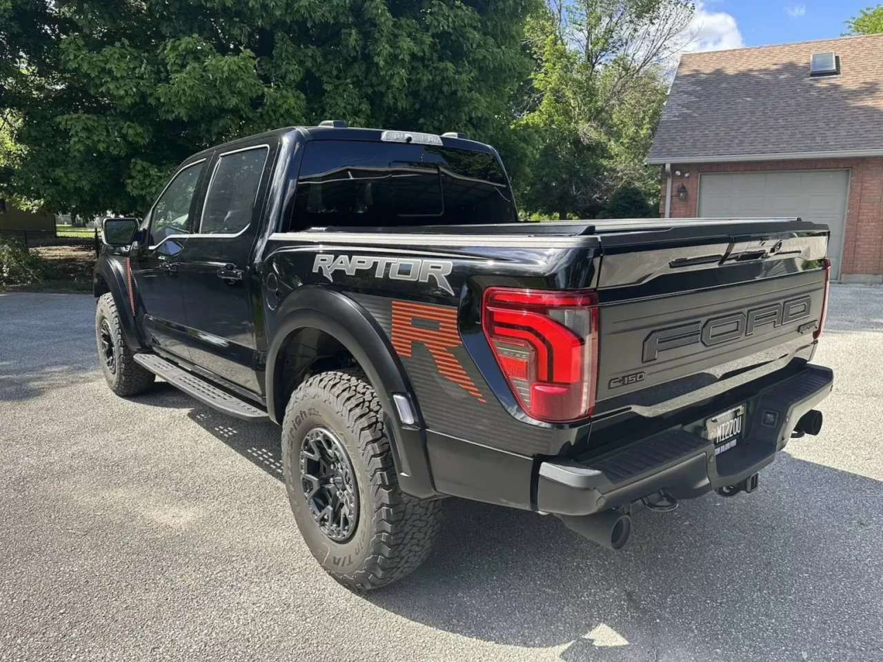 Ford F-150 Raptor R usada supera preço de tabela em leilão nos EUA