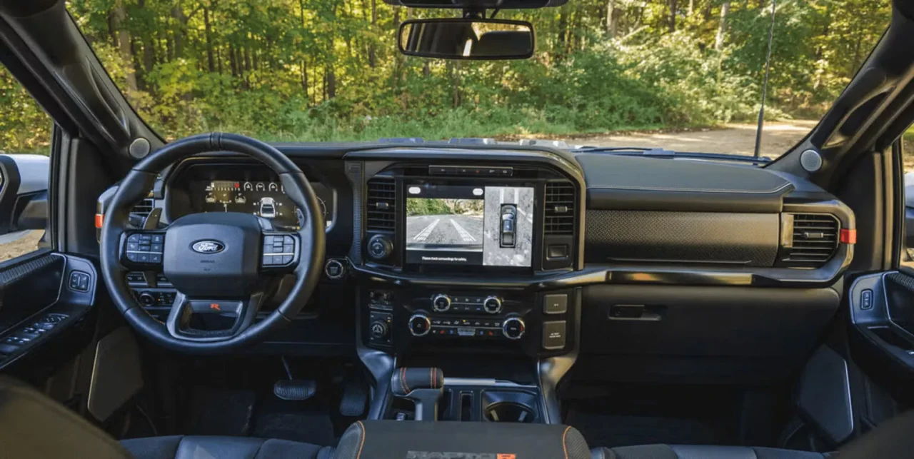 Ford F-150 Raptor R usada supera preço de tabela em leilão nos EUA