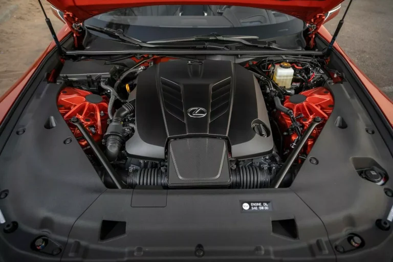 Lexus LC 500 se despede com edição especial Pinnacle no Japão