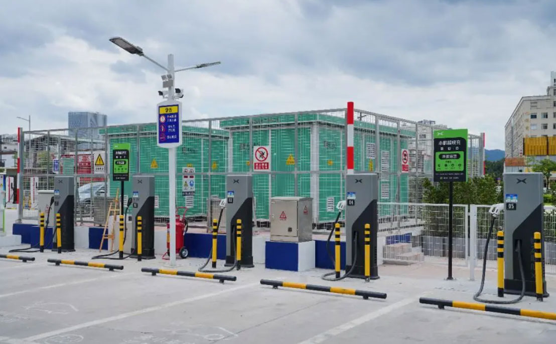 Xpeng e BP Pulse inauguram primeira estação de carregamento construída em parceria na China