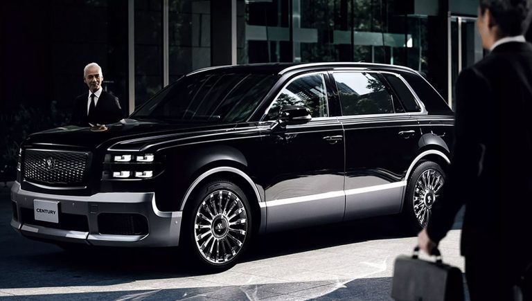 Toyota Century inova com vidros eletrocrômicos para privacidade e conforto