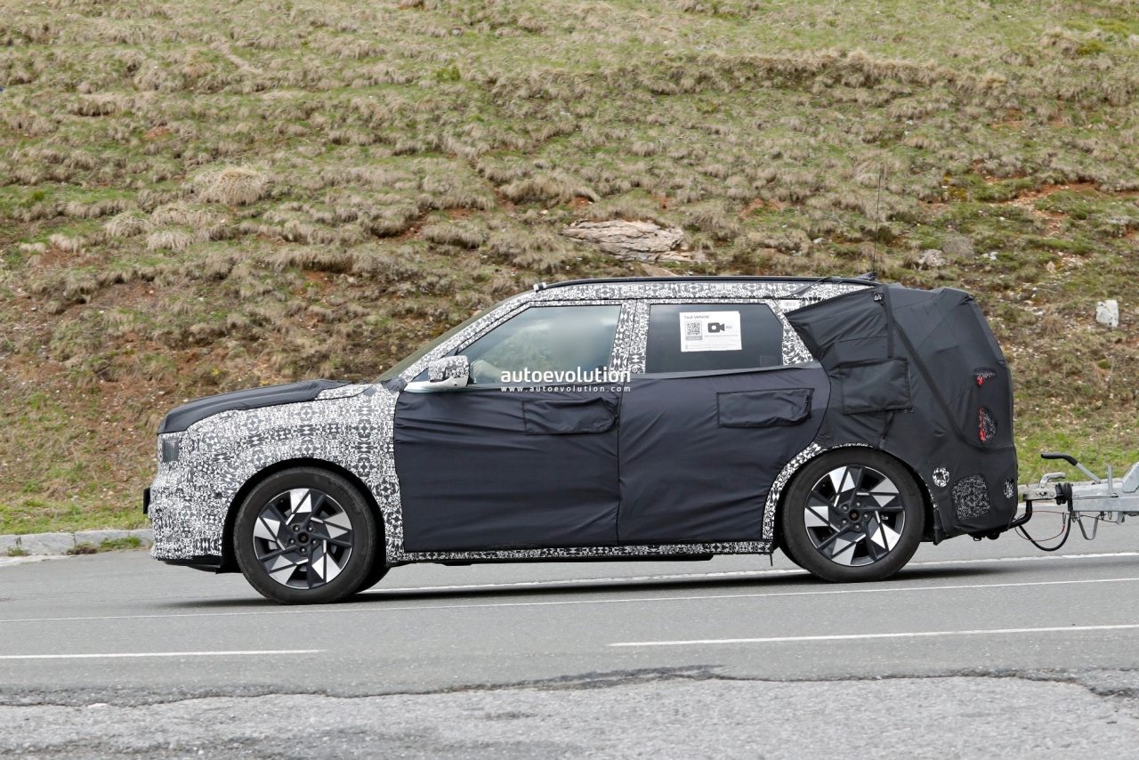 Nova geração do Kia Seltos 2027 aposta em design moderno e motor híbrido