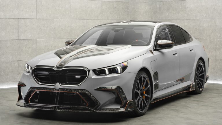 Mansory eleva BMW M5 híbrido a 838 cv com pacote de tuning agressivo