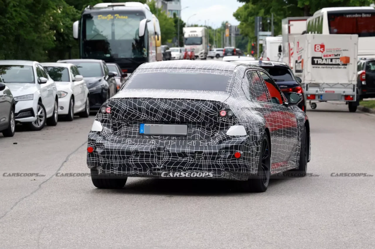 BMW M3 Elétrico é flagrado com visual de produção e promessa de 700+ hp