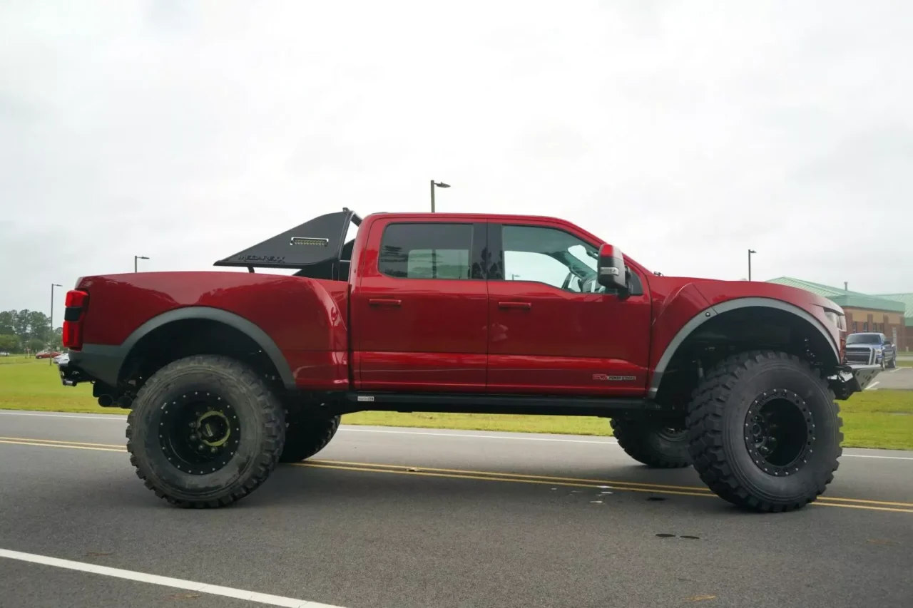 MegaRexx transforma Ford F-250 em um gigante off-road de 500 cv