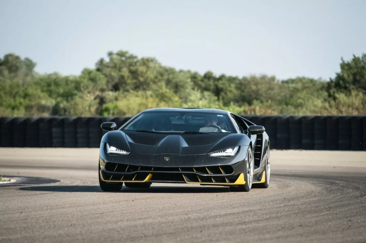 Lamborghini provoca expectativa com modelo de edição limitada 'Fenomeno' na Monterey Car Week