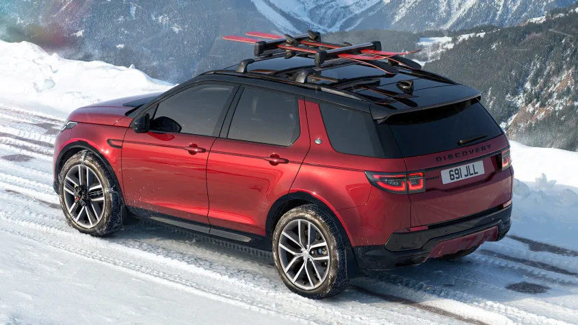 Land Rover lança novidades para o Discovery Sport 2026 e aumenta expectativa pelo Defender Sport