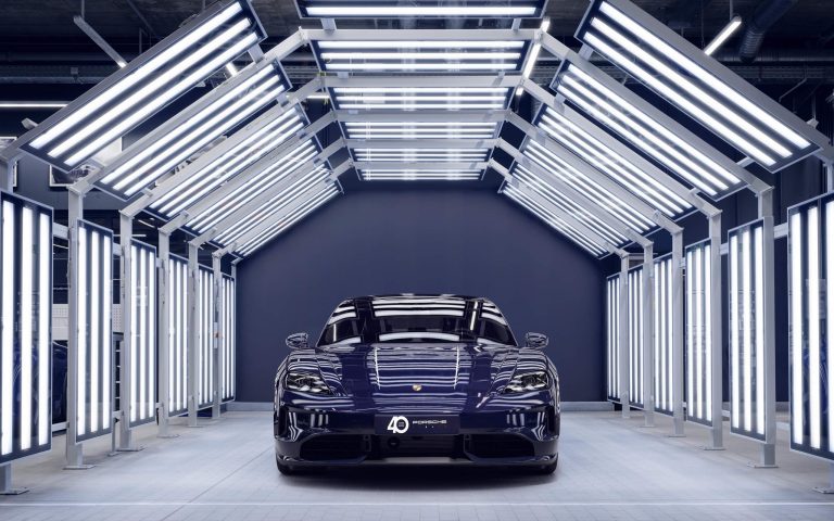 Porsche celebra 40 anos na Itália com edições especiais em parceria com a Ferragamo