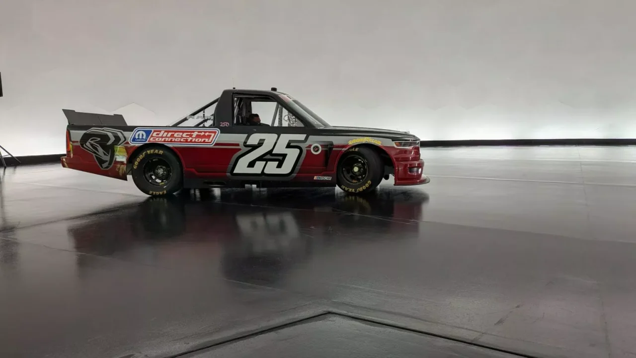 Ram anuncia retorno à NASCAR em 2026 após 14 anos de ausência