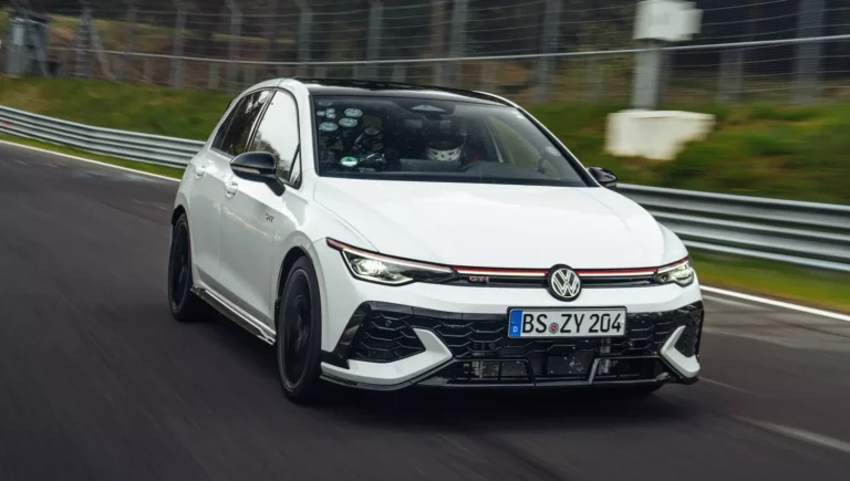 Volkswagen Golf GTI inicia pré-venda no Brasil com preço de R$ 430 mil