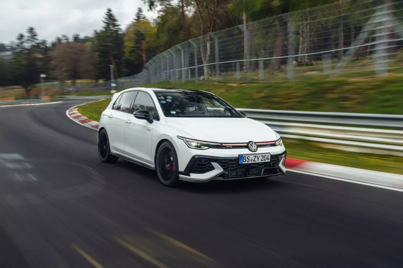 Volkswagen fatura R$ 150 milhões em 48h com o Golf GTI