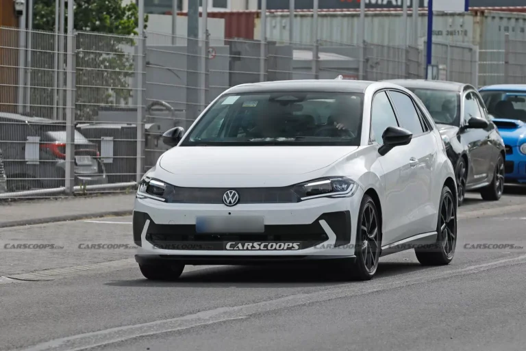 Volkswagen ID.2 é flagrado em testes com carroceria do Polo