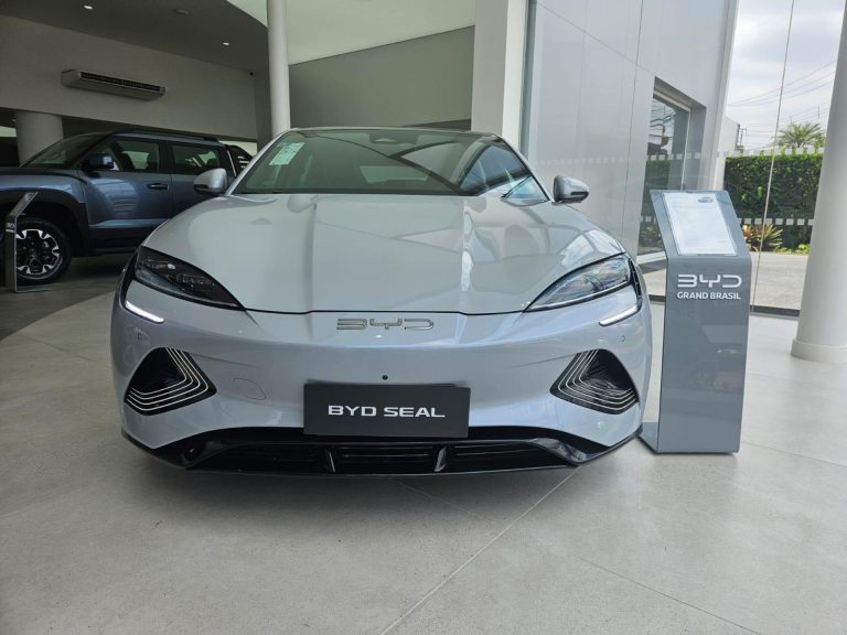 BYD Seal está sendo comercializado com mega desconto de R$ 49.810 em junho