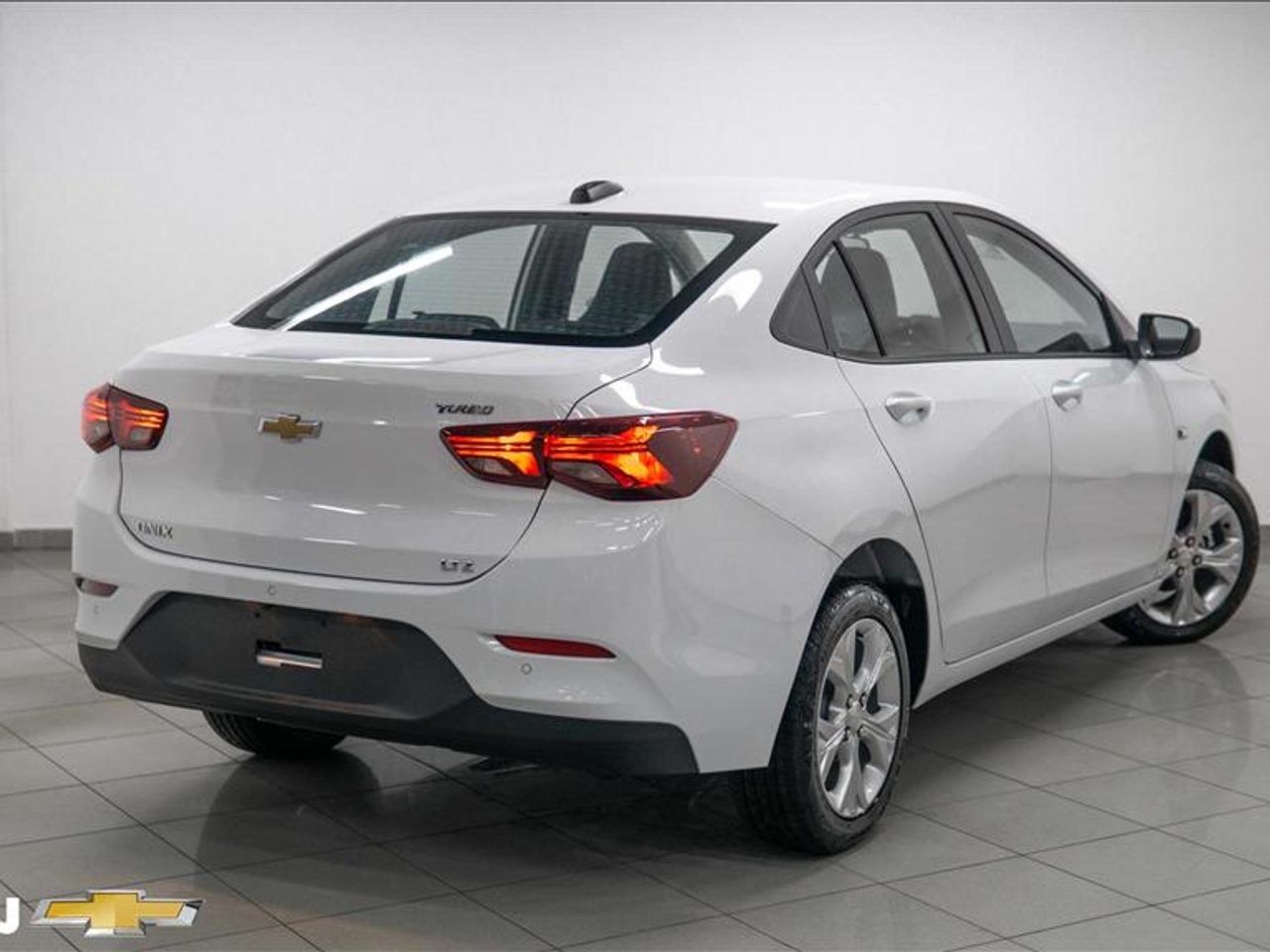 Chevrolet vende Onix Plus AT Turbo com mega desconto de R$ 29 mil para PcD
