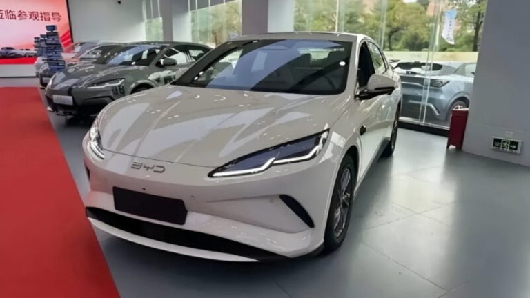 BYD oficializa lançamento do novo sedã elétrico Seal 06 na China