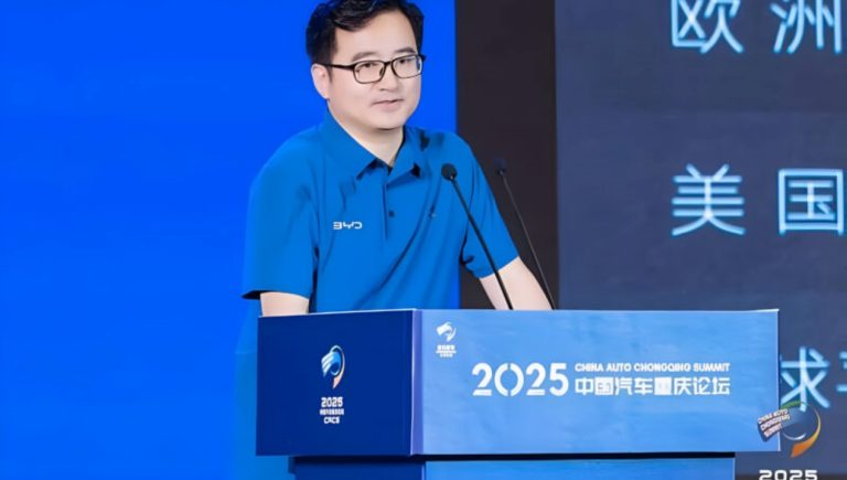 Guerra de preços e críticas abertas revelam divisões na indústria chinesa de veículos elétricos