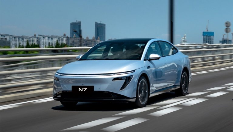 Sedã elétrico N7 da Nissan conquista mercado chinês com 17.215 pedidos em um mês