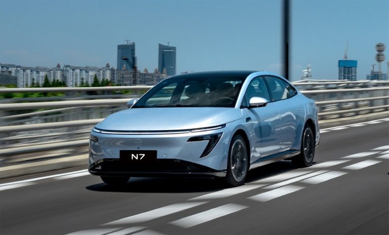 Sedã elétrico N7 da Nissan conquista mercado chinês com 17.215 pedidos em um mês