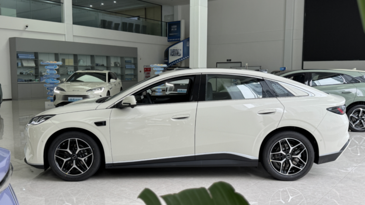 BYD Seal 06 EV estreia no Salão de Chongqing com nova plataforma e visual renovado