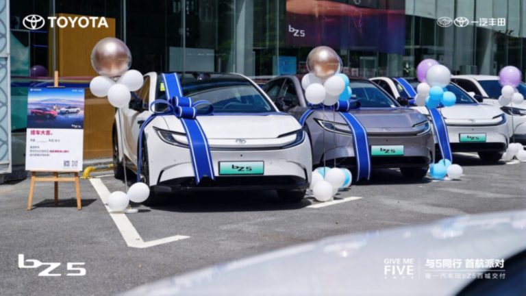 SUV elétrico Toyota bZ5 inicia entregas em 100 cidades chinesas