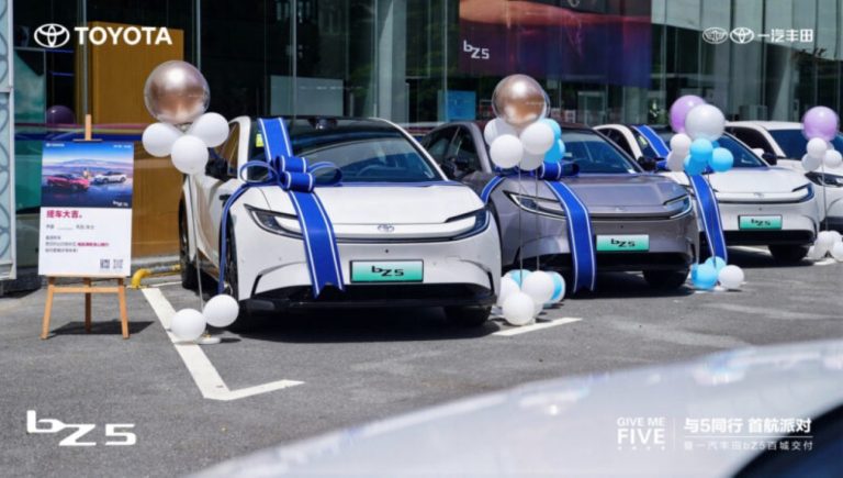SUV elétrico Toyota bZ5 inicia entregas em 100 cidades chinesas