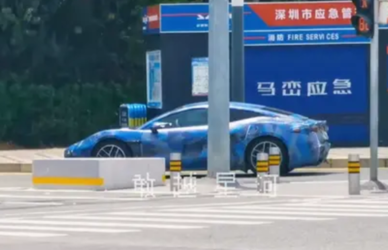 Novo Denza Z chama atenção com visual esportivo inspirado no Porsche 911