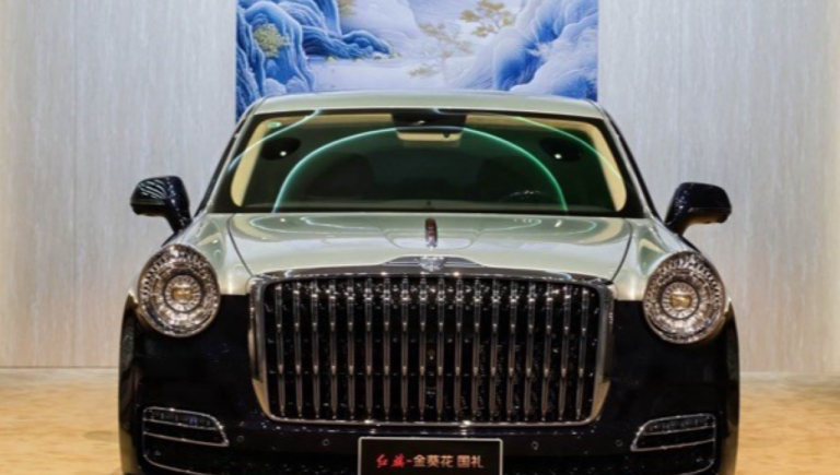 Limusine chinesa de luxo dos anos 60 é vendida por US$ 1,5 milhão no Oriente Médio
