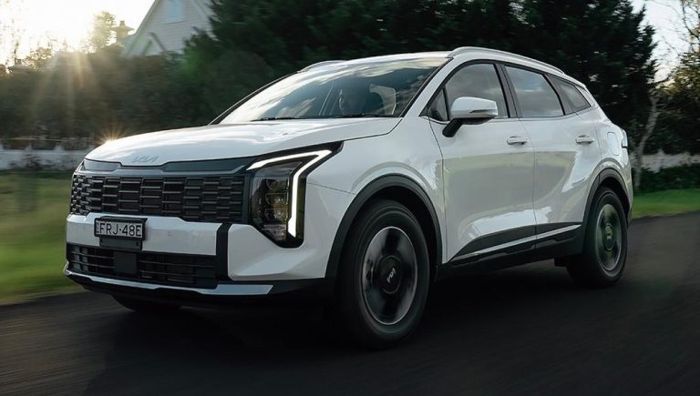 Kia Sportage 2025 chega com design repaginado e inédita versão híbrida AWD
