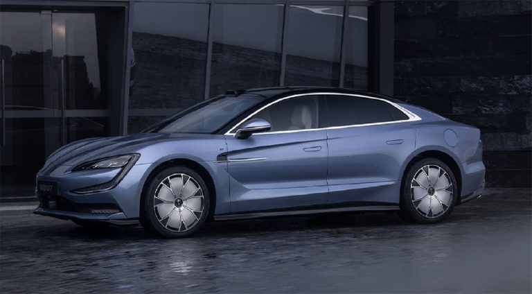 BYD Yangwang inicia entregas do sedã de luxo U7 na China