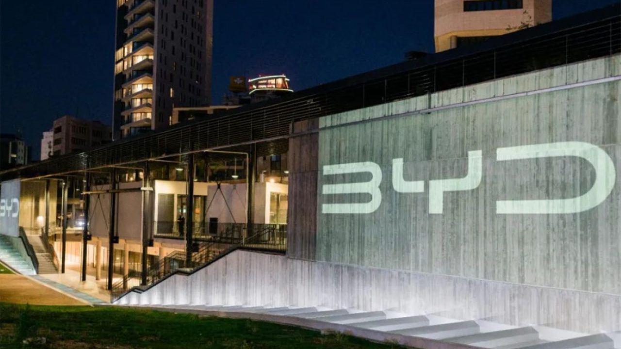 BYD adia início da produção em massa de veículos elétricos na Hungria para 2026