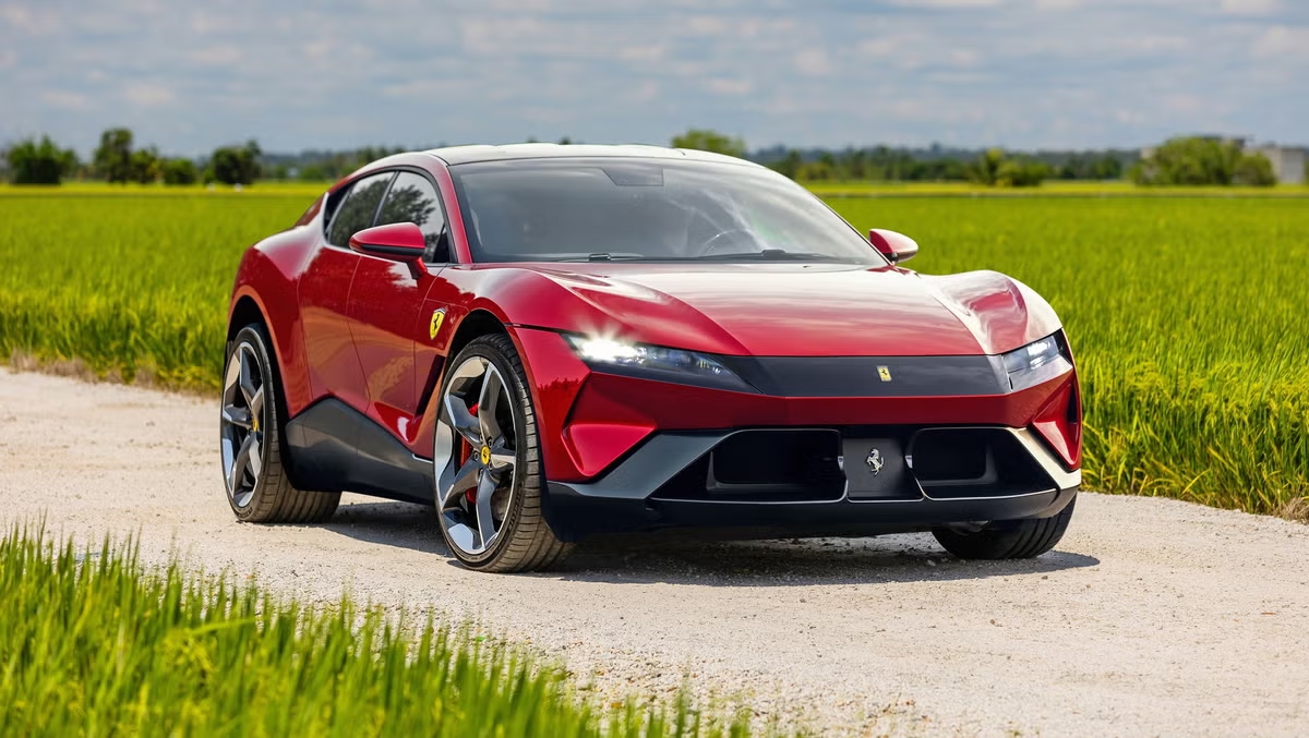 Ferrari adia lançamento do segundo carro elétrico para 2028 devido à demanda 'inexistente'