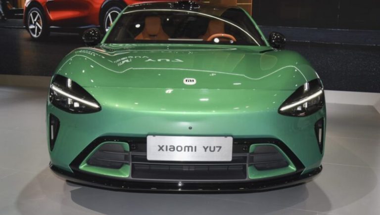 Xiaomi YU7 desafia Tesla com preço competitivo e sucesso instantâneo nas vendas
