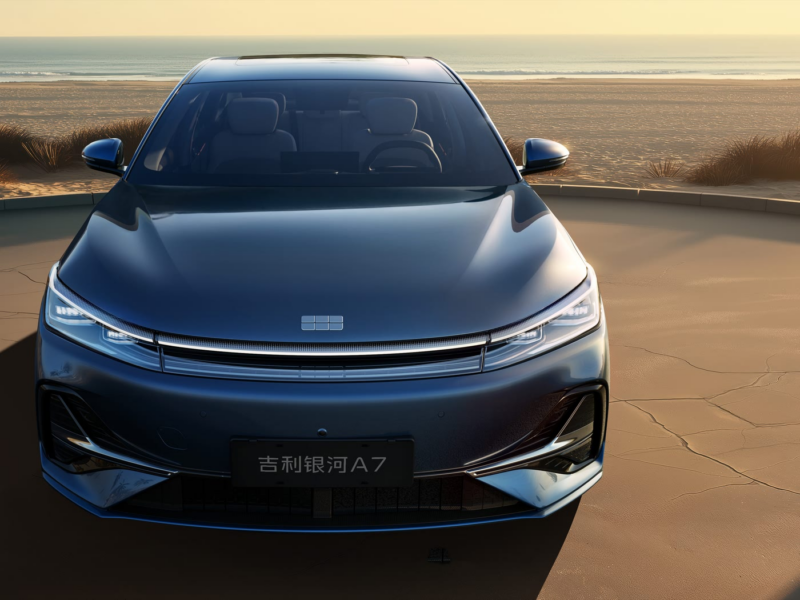 Geely Galaxy A7 EM-i tem novas imagens divulgadas na China