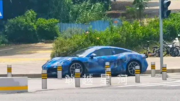 Novo Denza Z chama atenção com visual esportivo inspirado no Porsche 911