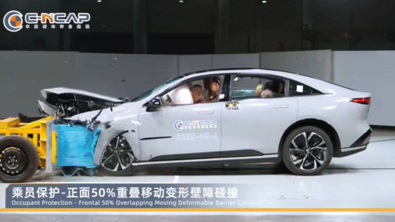 Mazda EZ-6 fabricado na China obtém classificação máxima em testes de segurança C-NCAP