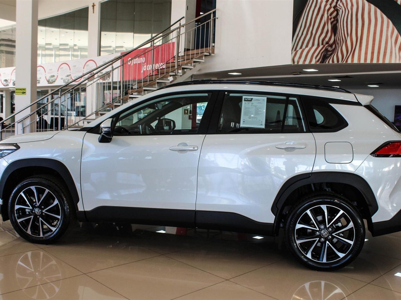 Toyota Corolla Cross XR volta a ser vendido para PcD em junho com desconto de R$ 43.490