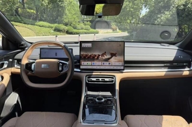 Geely Galaxy A7 EM-i estreia sistema Leishen AI Hybrid 2.0 com autonomia de 2.100 km