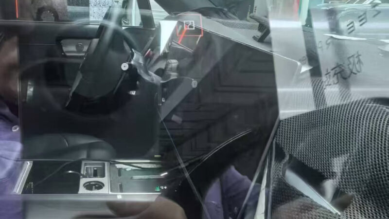 SUV híbrido Zeekr 9X é destaque da Geely com interior ambicioso e inovador