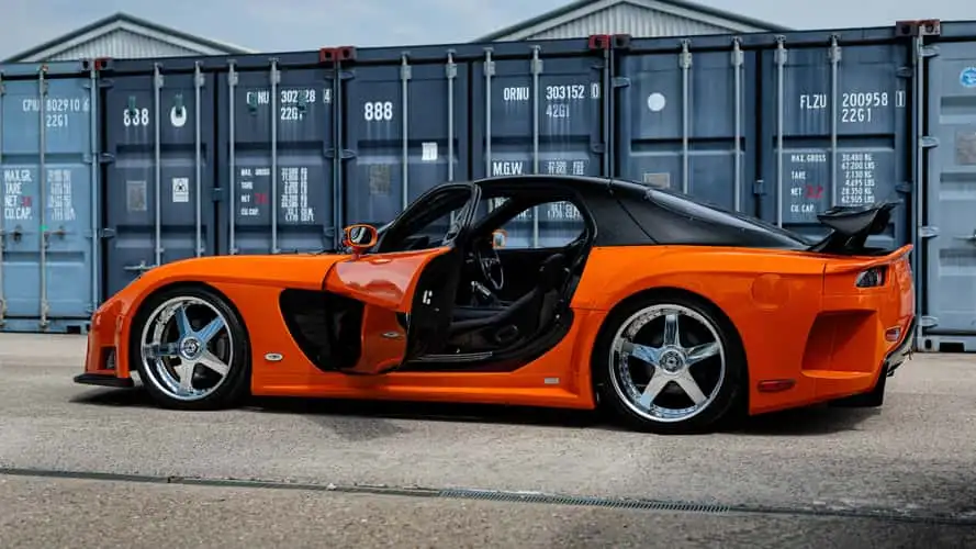Mazda RX-7 de 'Velozes e Furiosos' é leiloado por valor milionário no Reino Unido
